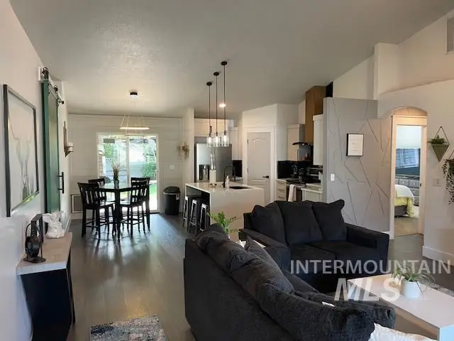 5272 N Cortona Way, Meridian, ID 83646 - Image #2