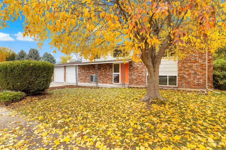 4190 N Stratford Dr, Boise, ID 83704 - Image #2