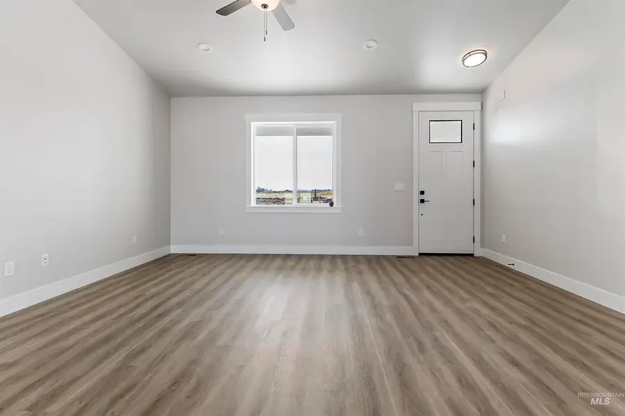 607 Grand Harvest Avenue, New Plymouth, ID 83655 - Image #2