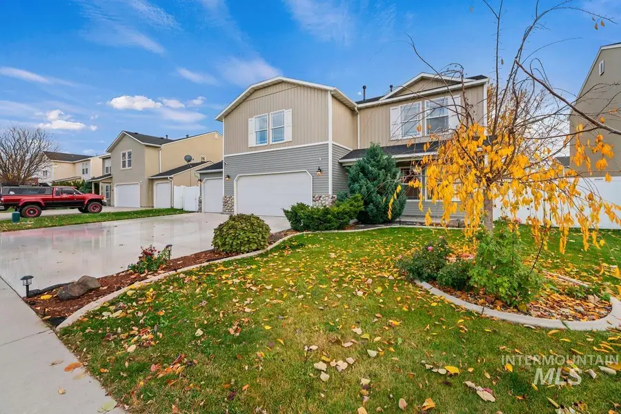 227 E Poplin, Kuna, ID 83634 - Image #2