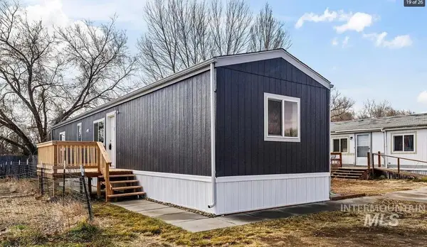 215 Dawn Dr., Mountain Home, ID 83647