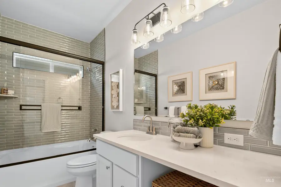 7820 E Meriwether Dr, Nampa, ID 83687 - Image #3