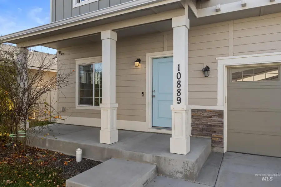 10889 W Harness St, Boise, ID 83709 - Image #2