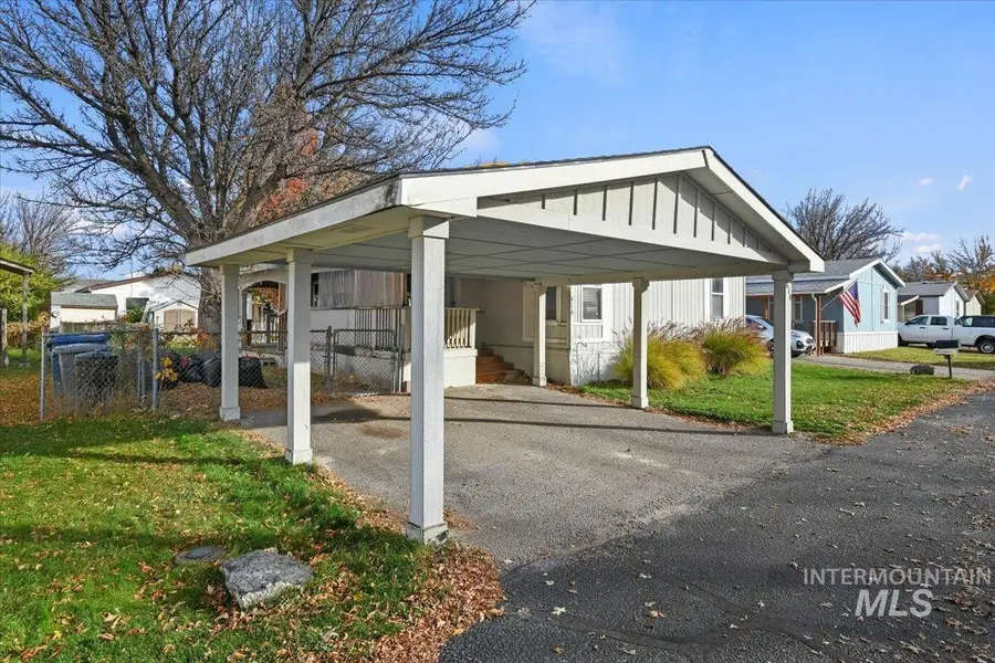 814 Long Valley St, Nampa, ID 83687 - Image #2