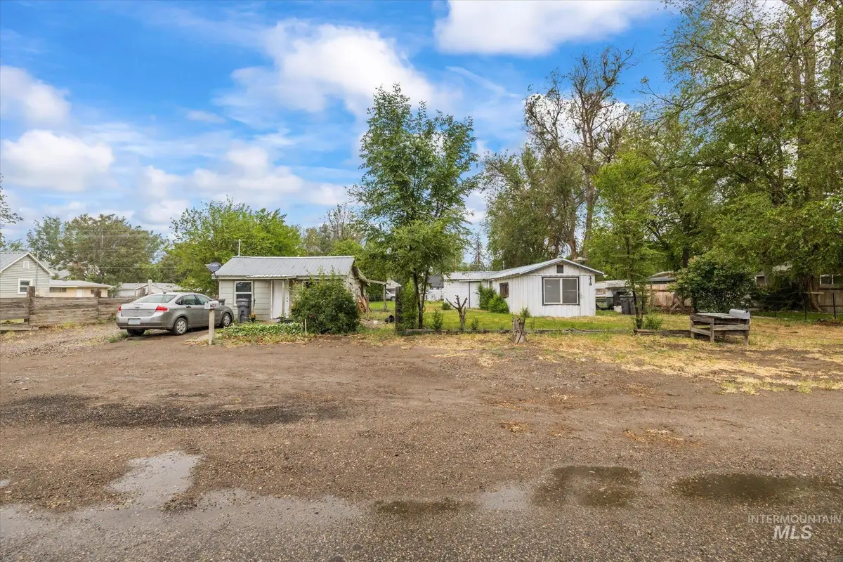 218 & 222 W Owyhee Ave, Homedale, ID 83628 - #1