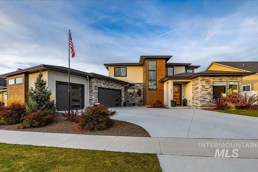 8872 W Suttle Lake Dr, Boise, ID 83714 - Image #2