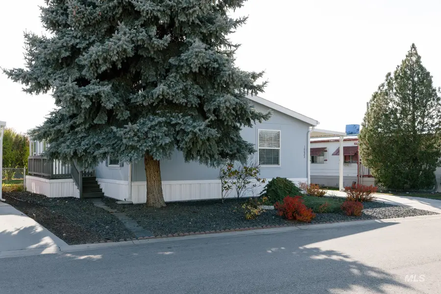 10623 W Macaw Ln, Boise, ID 83713 - Image #2