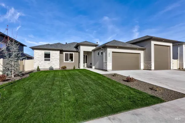 902 W Loretta St, Meridian, ID 83646