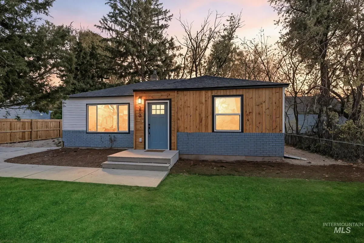 325 W Howe St, Boise, ID 83706 - Image #1