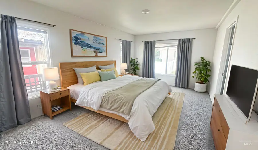 1096 Sable Ln, Boise, ID 83704 - Image #2