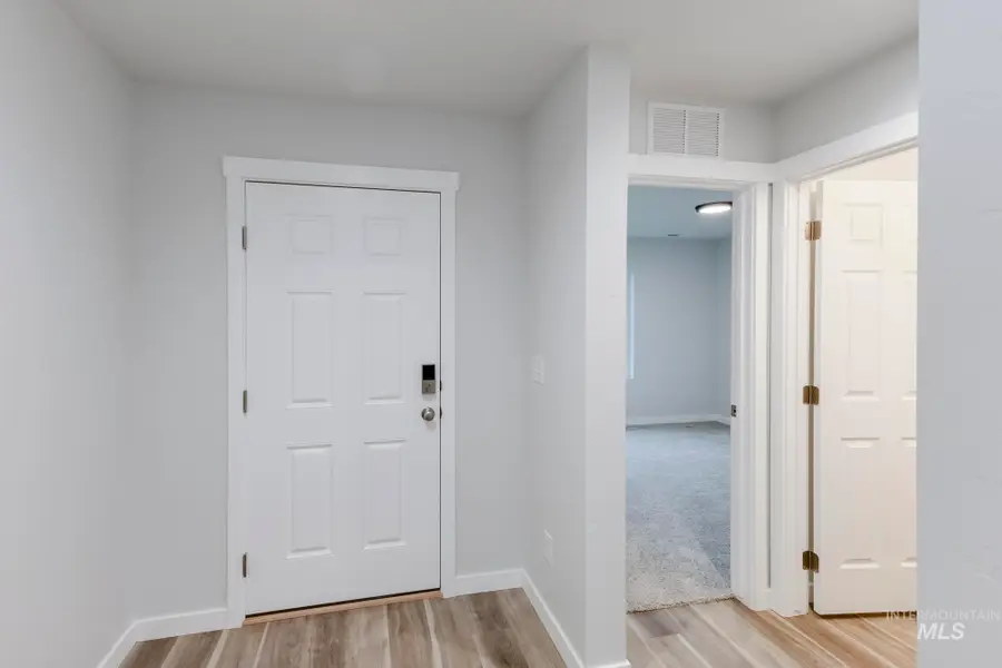 3437 E Red Maple Ct, Nampa, ID 83686 - Image #2