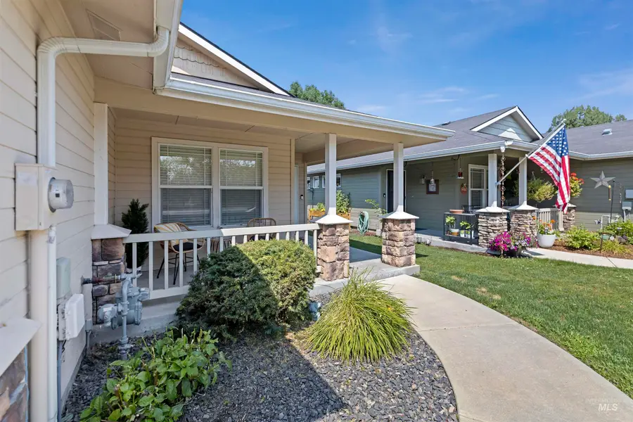 8333 N Duncan Ln, Boise, ID 83714 - Image #2