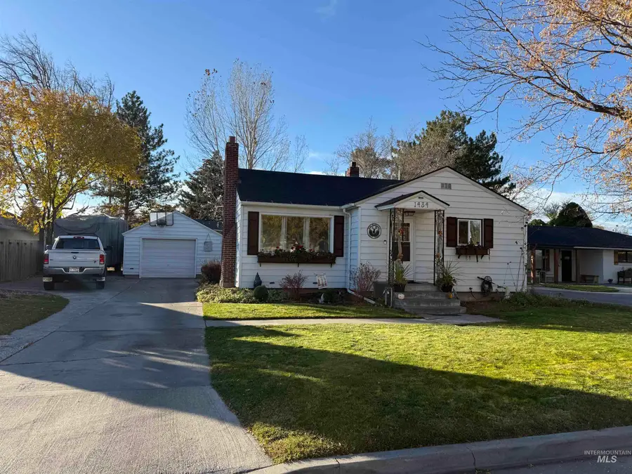 1434 Spruce Ave, Twin Falls, ID 83301 - Image #2