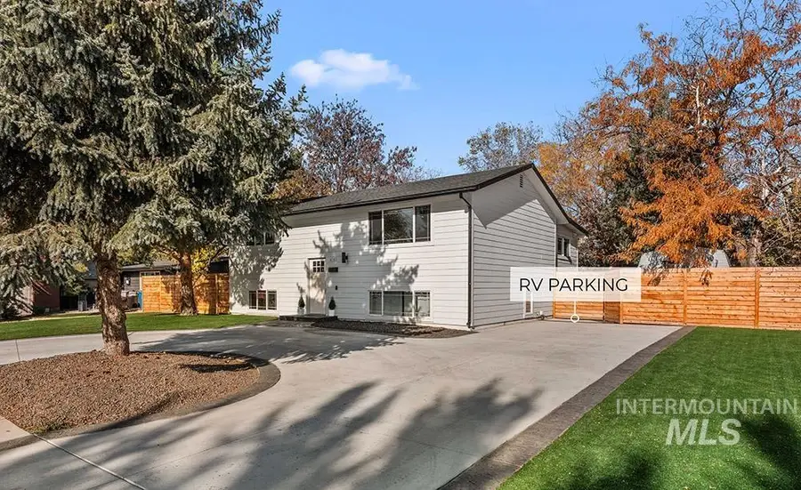 4302 W Meriwether Dr, Boise, ID 83705 - Image #2