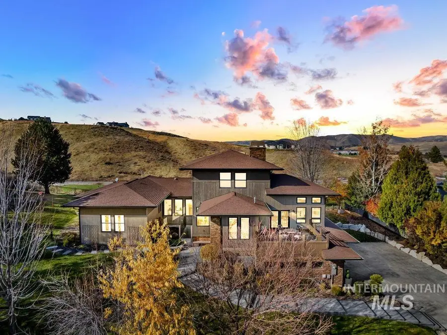 13069 N Town Ridge Rd, Boise, ID 83714 - Image #2