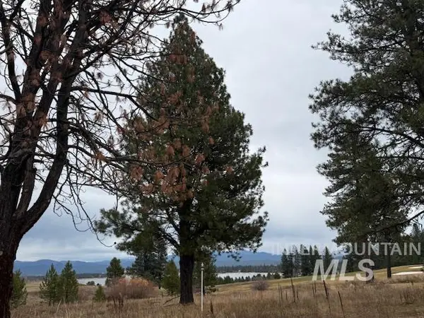 86 Azure Court, Donnelly, ID 83615