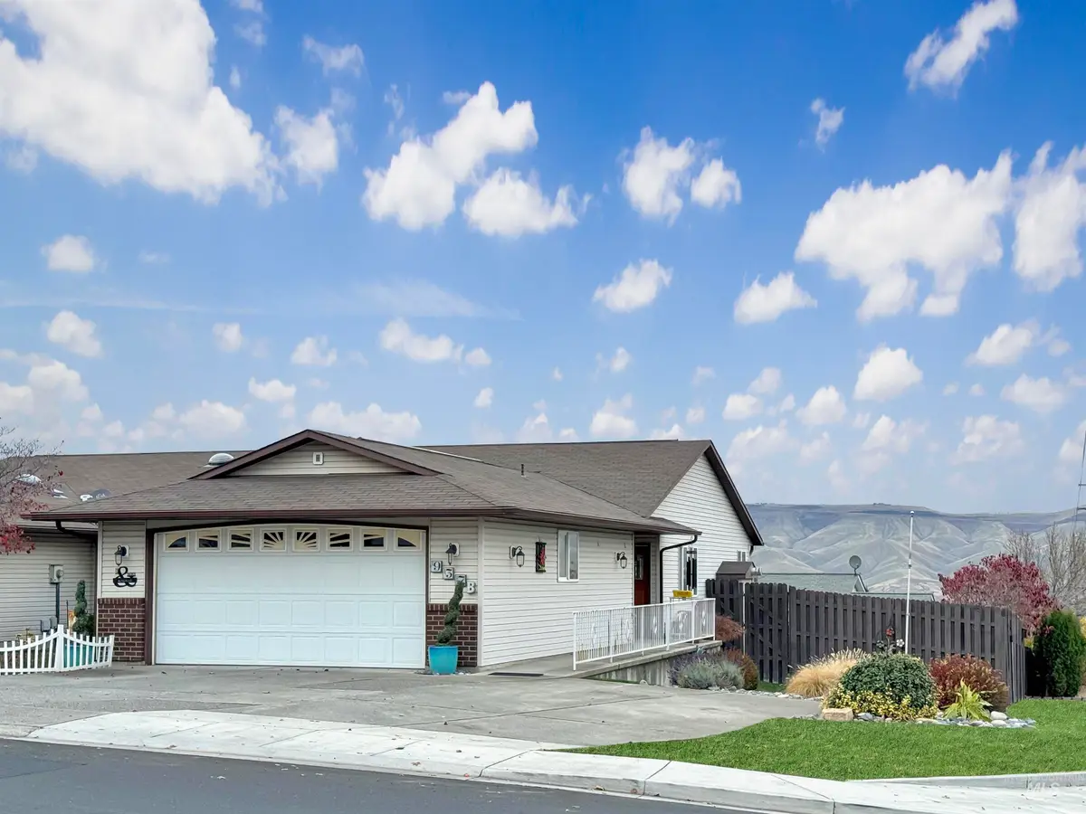 937 Stewart Ave #B, Lewiston, ID 83501 - Image #1