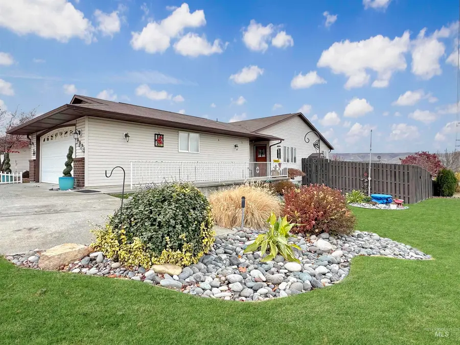 937 Stewart Ave #B, Lewiston, ID 83501 - Image #2