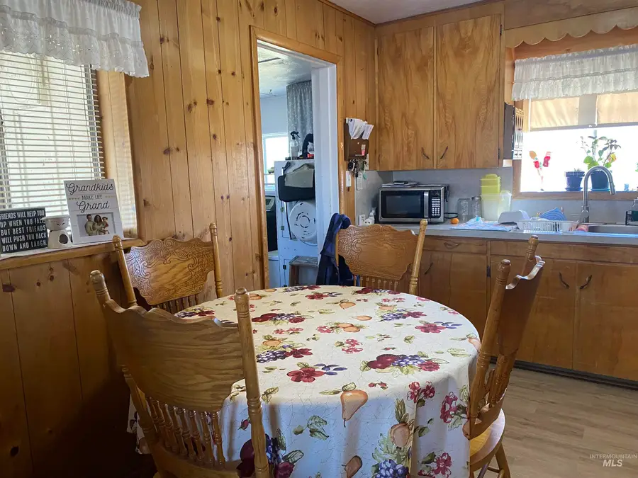 323 E Garfield Ave, Glenns Ferry, ID 83623 - Image #3