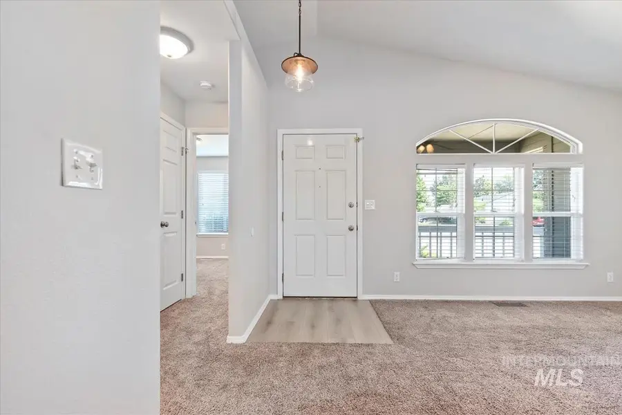 931 N Maple Creek Ave, Meridian, ID 83642 - Image #3