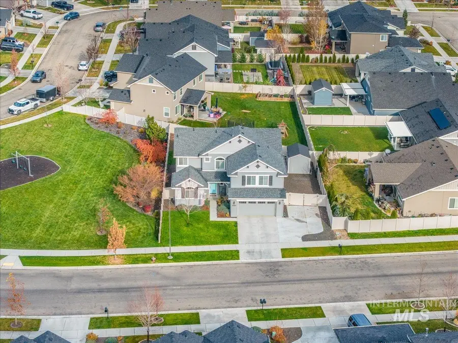 1220 E Timber Trail Dr, Kuna, ID 83634 - Image #2