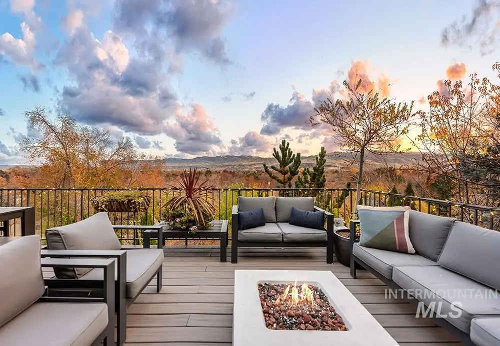 256 E Lake Rim Ln, Boise, ID 83716 - Image #1