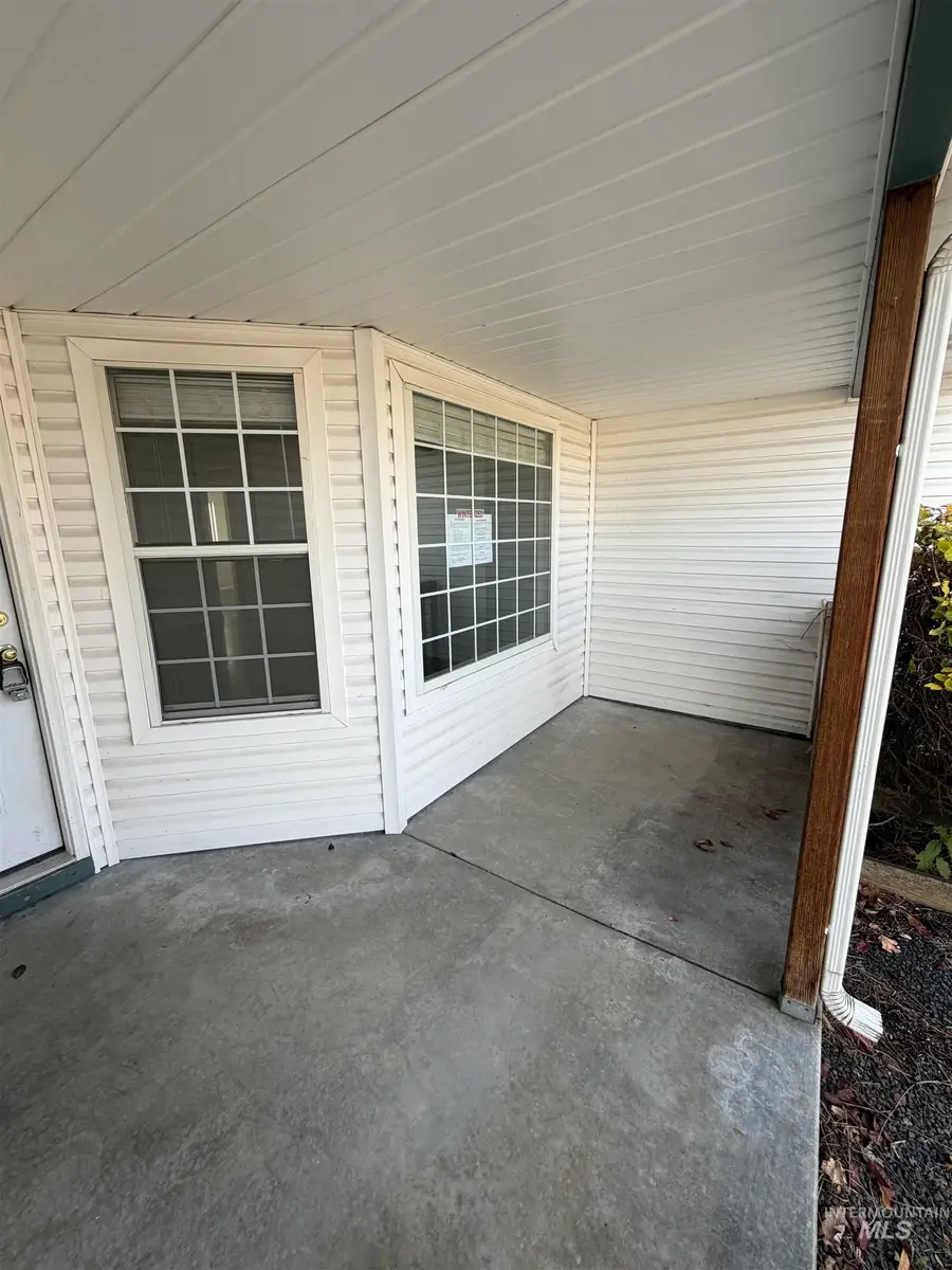 113 W Woodbury Dr, Meridian, ID 83646 - Image #2