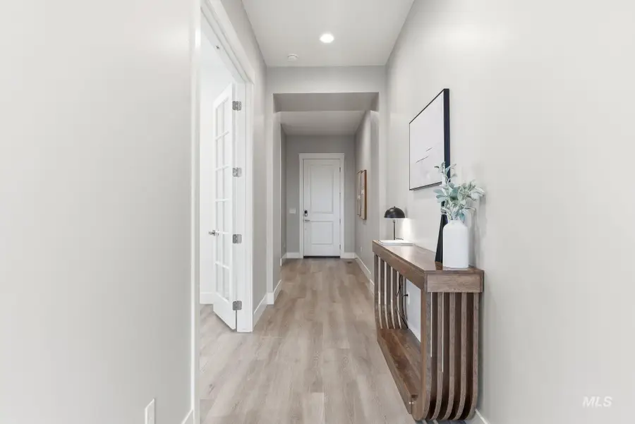 2301 N Mountain Vista Ave, Star, ID 83669 - Image #2