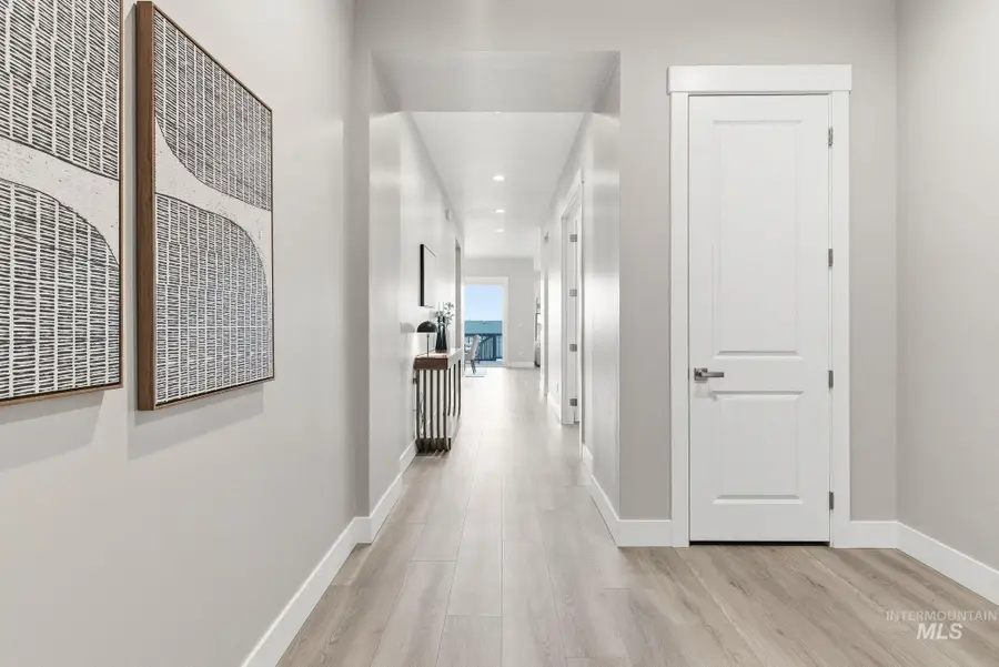 2301 N Mountain Vista Ave, Star, ID 83669 - Image #3