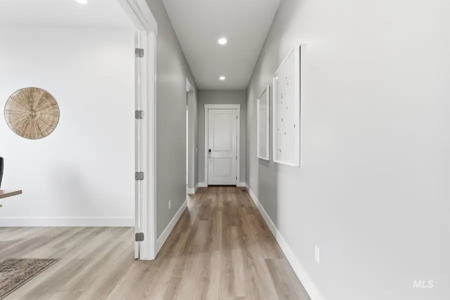 2195 N Mountain Vista Ave, Star, ID 83669 - Image #2