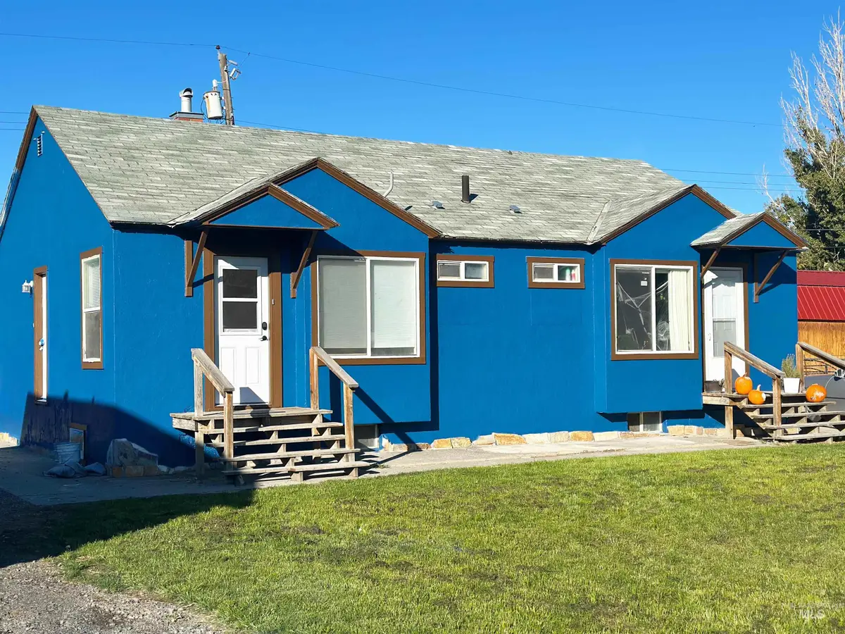 217 & 219 Oregon St, Gooding, ID 83330 - Image #1