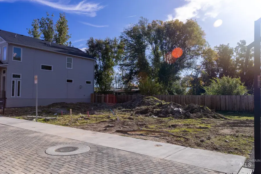 4329 N Life Tree, Garden City, ID 83714 - Image #2