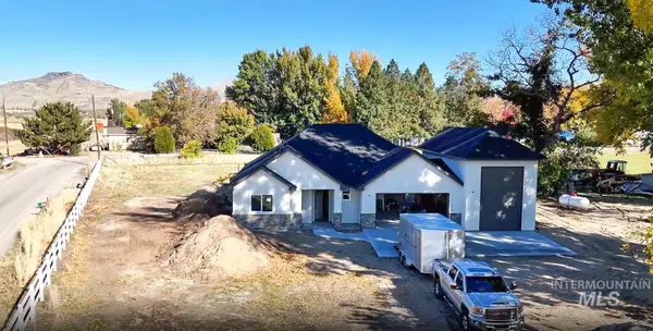 2910 Cottonwood Ln, Emmett, ID 83716