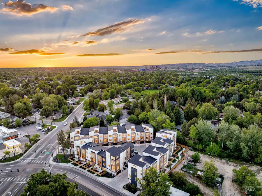 2043 S Makar Ln, Boise, ID 83706 - Image #2