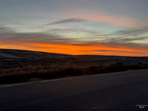 3435 Fly By Rd, New Plymouth, ID 83655