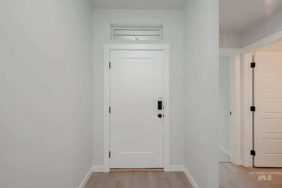 9067 W Violet St, Nampa, ID 83687 - Image #2