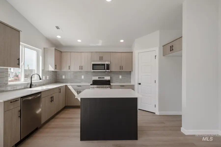 9067 W Violet St, Nampa, ID 83687 - Image #3