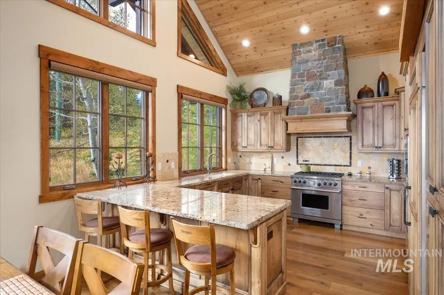 516 Whitewater Dr, Donnelly, ID 83615 - Image #3