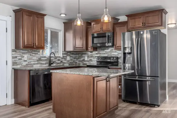 805-807 S Wardwell, Emmett, ID 83617