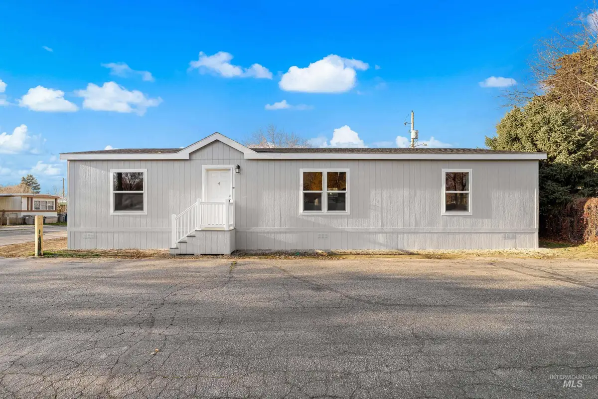 301 E 45th #6, Garden City, ID 83714 - Image #1