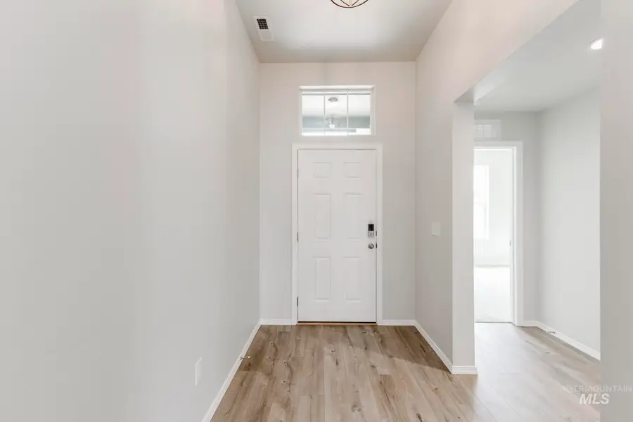 3805 E Jamestown Dr, Nampa, ID 83686 - Image #2