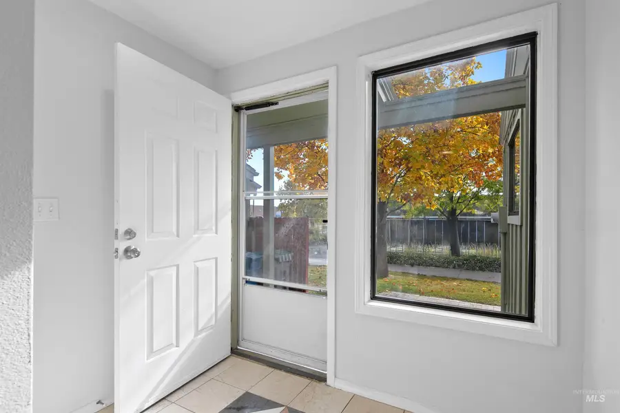 2469 N Westminster Lane, Boise, ID 83704 - Image #2