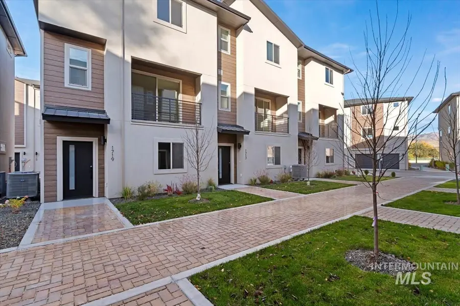 1719 Rock W Burlison Lane, Boise, ID 83705 - Image #2