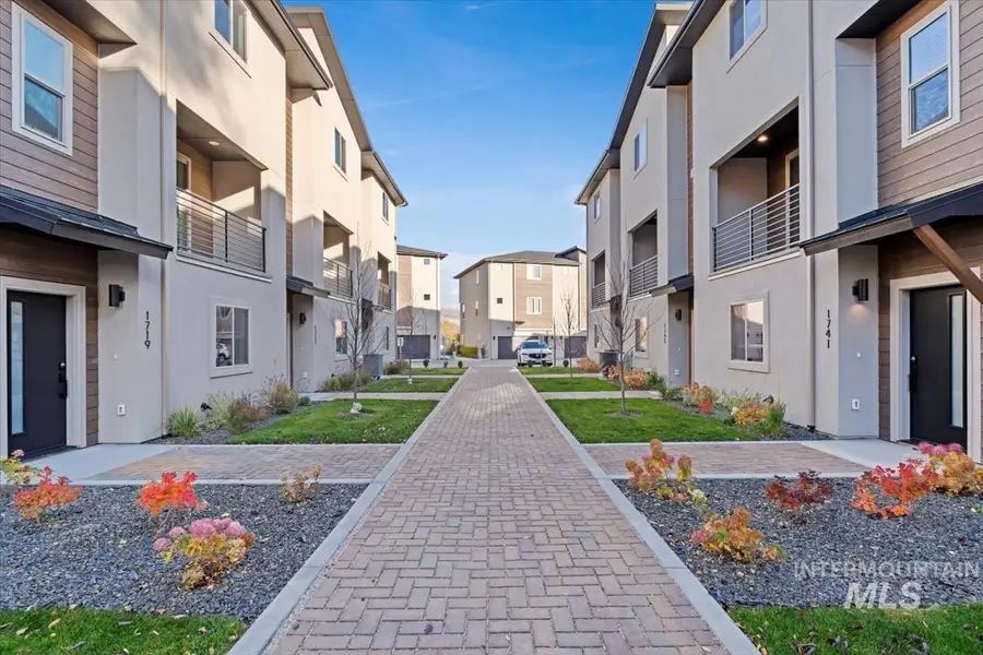 1719 Rock W Burlison Lane, Boise, ID 83705 - Image #3