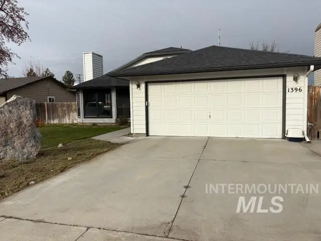 1396 W Crest Wood Dr, Meridian, ID 83642 - Image #2