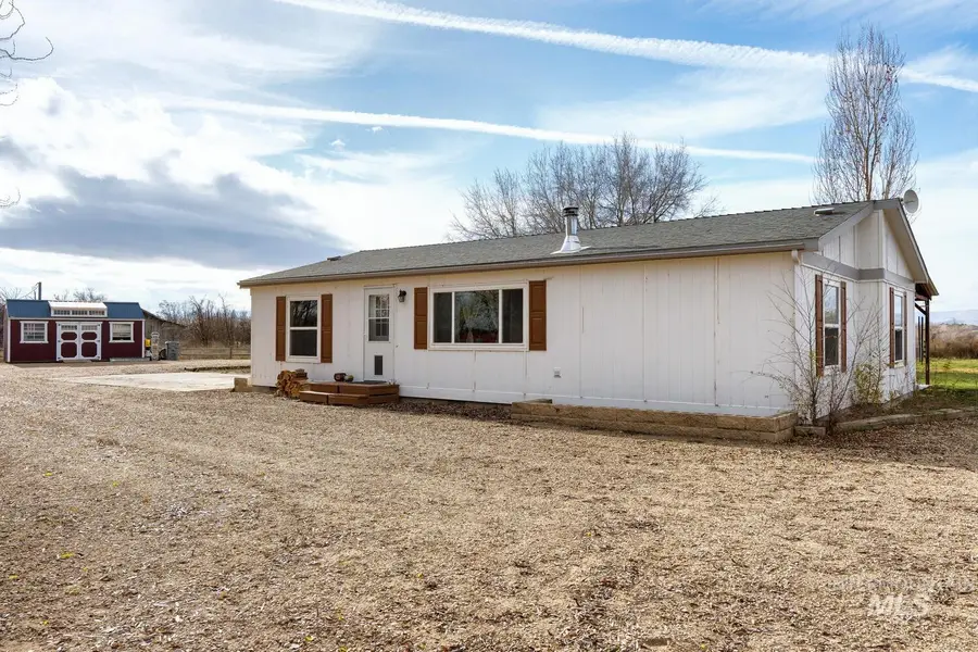 18725 Fargo Rd, Wilder, ID 83676 - Image #2