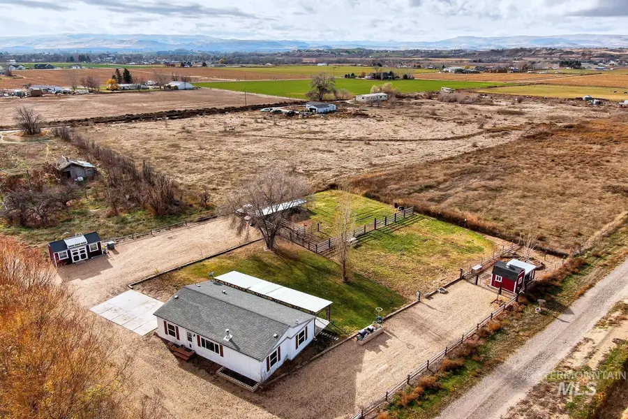 18725 Fargo Rd, Wilder, ID 83676 - Image #3