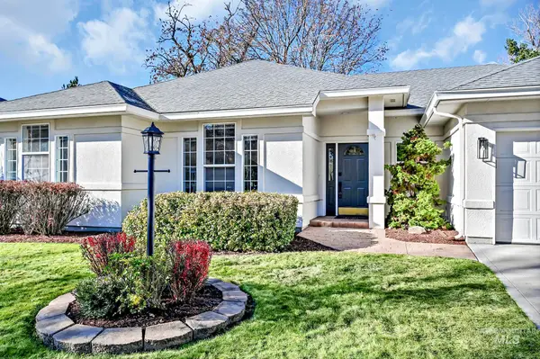 6201 N Fountain Ln, Garden City, ID 83714