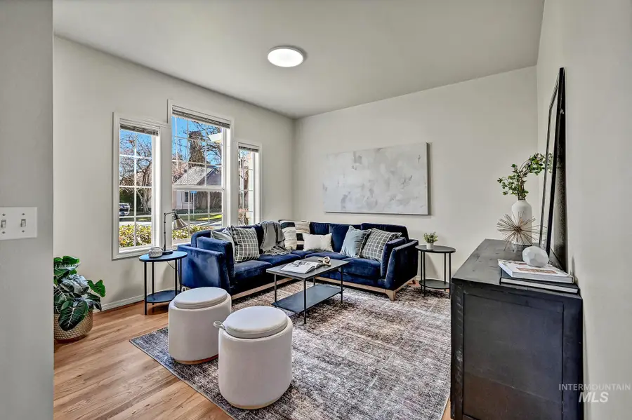 6201 N Fountain Ln, Garden City, ID 83714 - Image #3