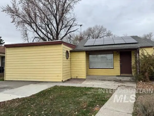 118 Mountain View Dr, Mountain Home, ID 83647